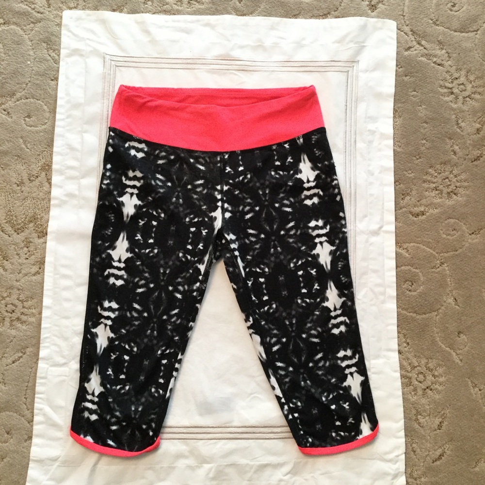 Fabletics Capri Pants